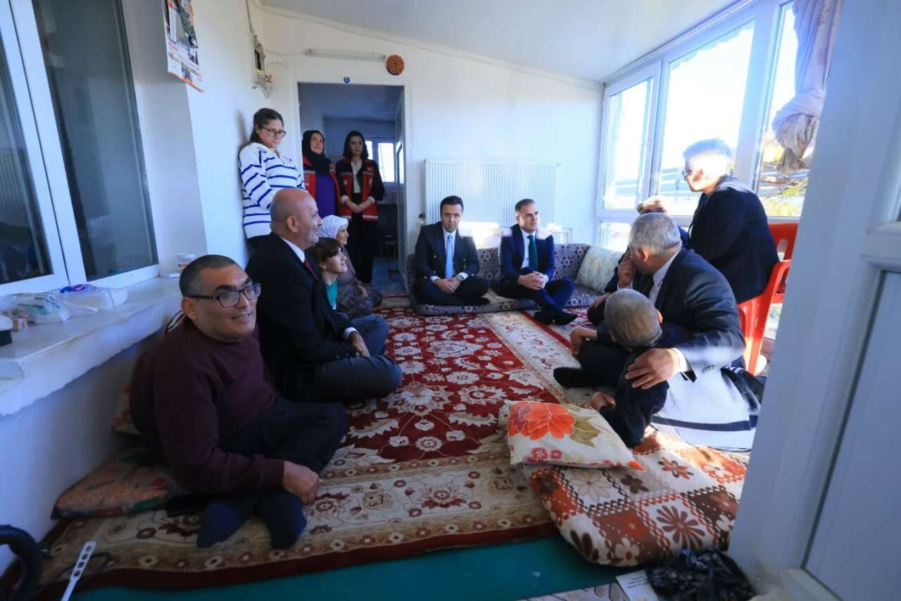 Vali Dr. İdris Akbıyık’tan Engelli Bireylere Anlamlı Ziyaret 3